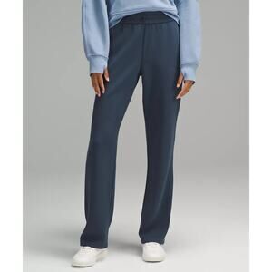 Lululemon Softstreme High Rise Pant in Navy Sz 6 NWOT